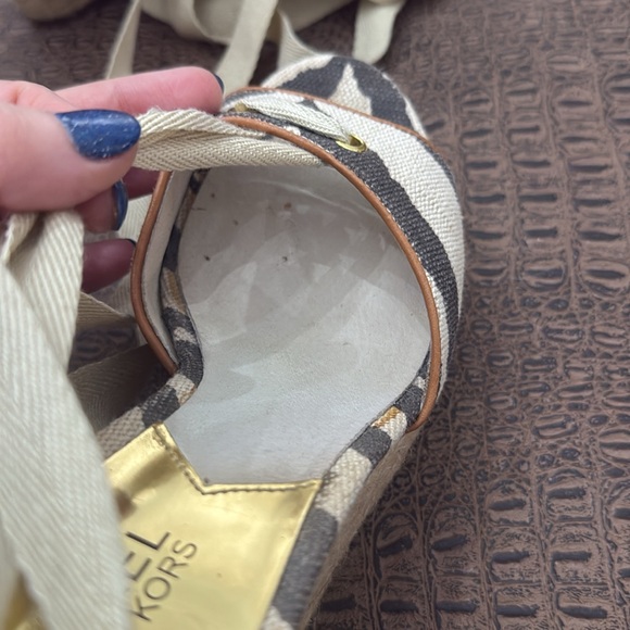 MICHAEL michael kors canvas zebra print  wedge sandals size 8.5 - Picture 9 of 12